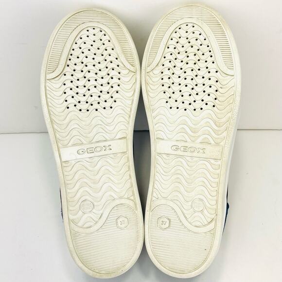 Geox Respira Youth Classic Sneaker Size 5 Navy Blue Italian Leather Padded Comfy - Picture 7 of 15